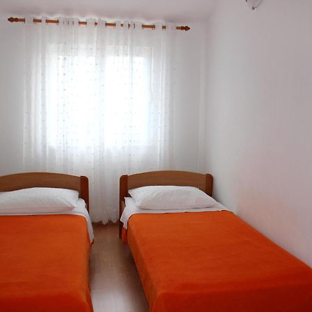 Apartments Tonci And Iris Primošten Esterno foto