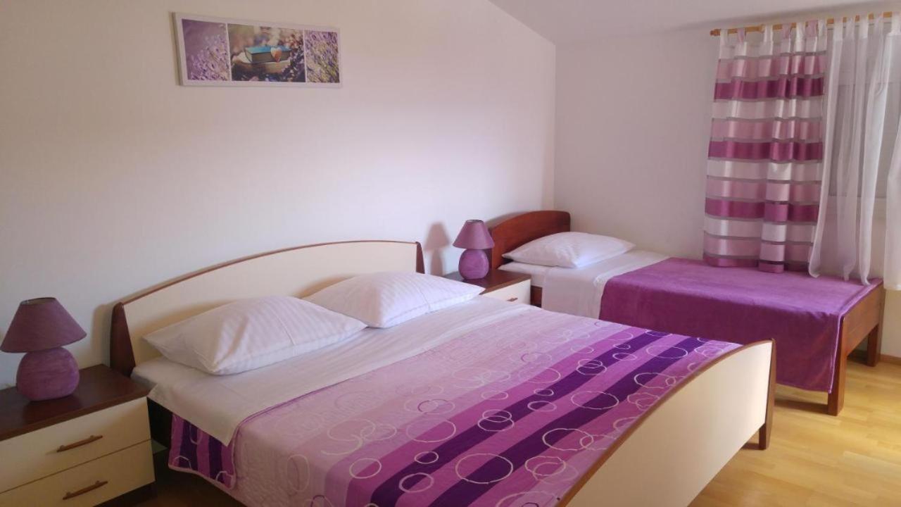 Apartments Tonci And Iris Primošten Esterno foto